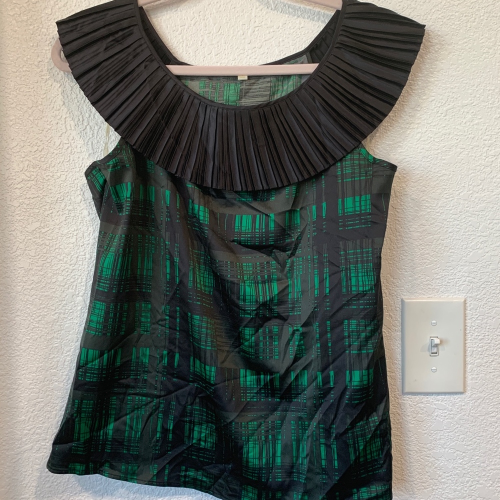 Gianni Bini Green Back Plaid Pleated Neck Top